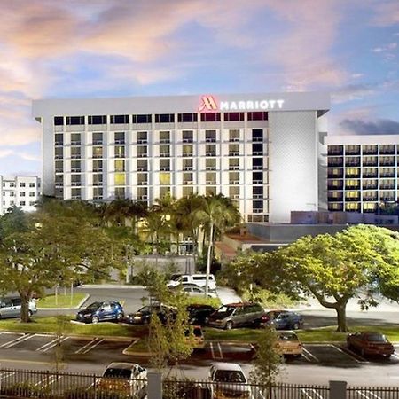 คอร์ตยาร์ด ไมอามี แอร์พอร์ต Hotel ภายนอก รูปภาพ